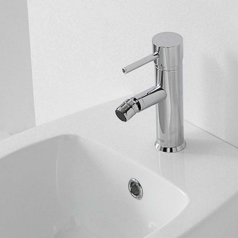 Rubinetto suvi per bidet dotato di scarico, caratterizzato da un design minimale e linee tonde Daniel Rubinetterie S20604CR